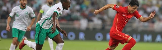 说国足先学比喻：丢里子又丢面子 李铁像应试考生