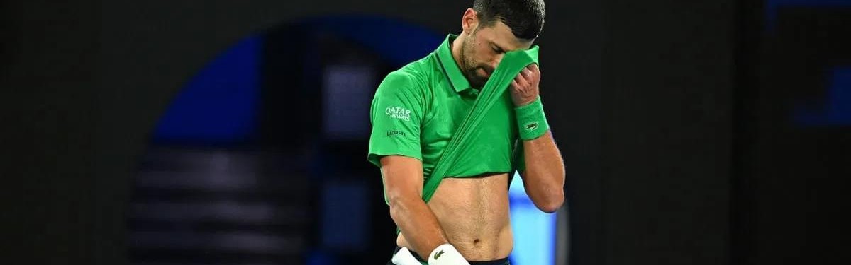 世界杯客户端下载安装说明-德约泄愤险些击中球童，主裁网开一面才避免被再次判负