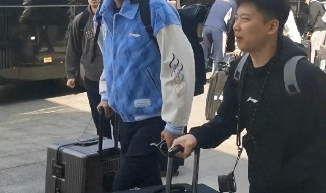 世界杯手机观看软件下载-难逃两连败？广东队出征青岛人人愁容满面，粤蜜喷：作妖就该惩罚