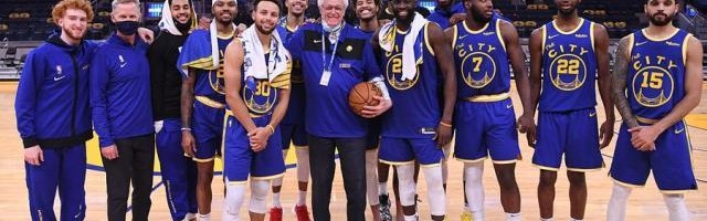 真就一人一城呗！勇士主场记分员效力58年终退休