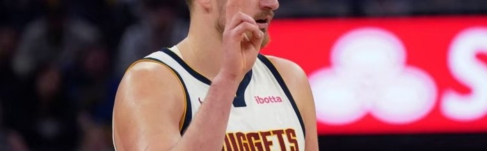 世界杯比赛在线观看平台-近3战场均36+6！因大伤29岁才迎来巅峰，约基奇：愿一直和他打球|默里|爵士|掘金|尼古拉-约基奇|NBA常规赛_新浪体育_新浪新闻