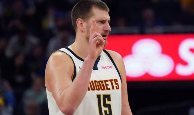 世界杯比赛在线观看平台-近3战场均36+6！因大伤29岁才迎来巅峰，约基奇：愿一直和他打球|默里|爵士|掘金|尼古拉-约基奇|NBA常规赛_新浪体育_新浪新闻