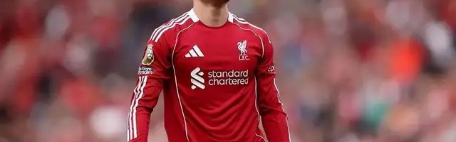 世界杯比赛在线观看平台-英超-纽卡VS曼联：红军欧冠资格都难，红魔理论上能争冠|利物浦|纽卡斯尔|维拉|切尔西|阿斯顿维拉_新浪体育_新浪新闻