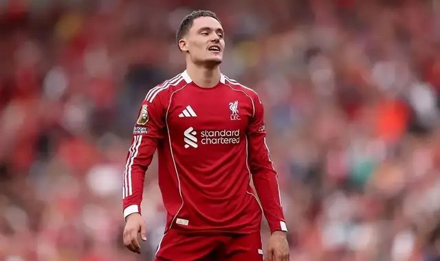 世界杯比赛在线观看平台-英超-纽卡VS曼联：红军欧冠资格都难，红魔理论上能争冠|利物浦|纽卡斯尔|维拉|切尔西|阿斯顿维拉_新浪体育_新浪新闻