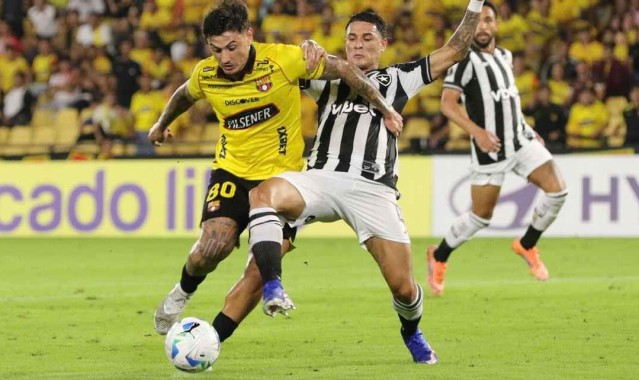 世界杯客户端下载安装说明-巴塞罗那SC前锋努涅斯：踢博卡是一场硬仗，但他们不是米兰