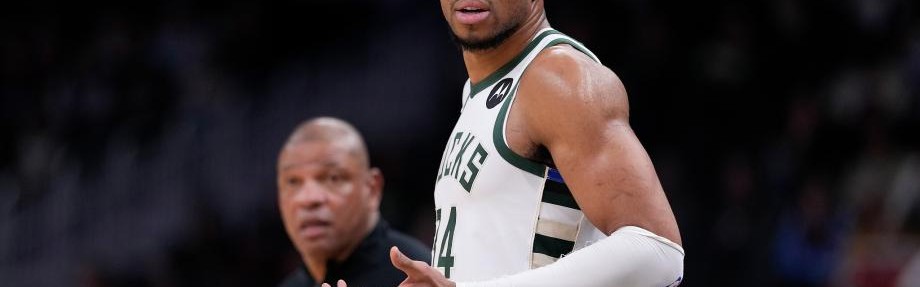 布克27+7字母哥22+6 太阳力克雄鹿三连胜