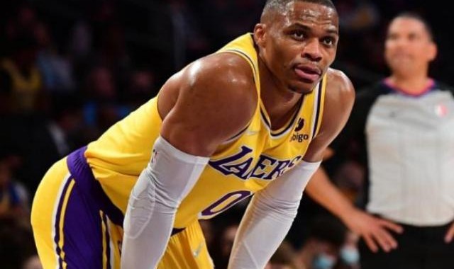 世界杯官方直播app官网下载入口-韦少季前赛发挥糟糕 某高管：再这样湖人会交易他